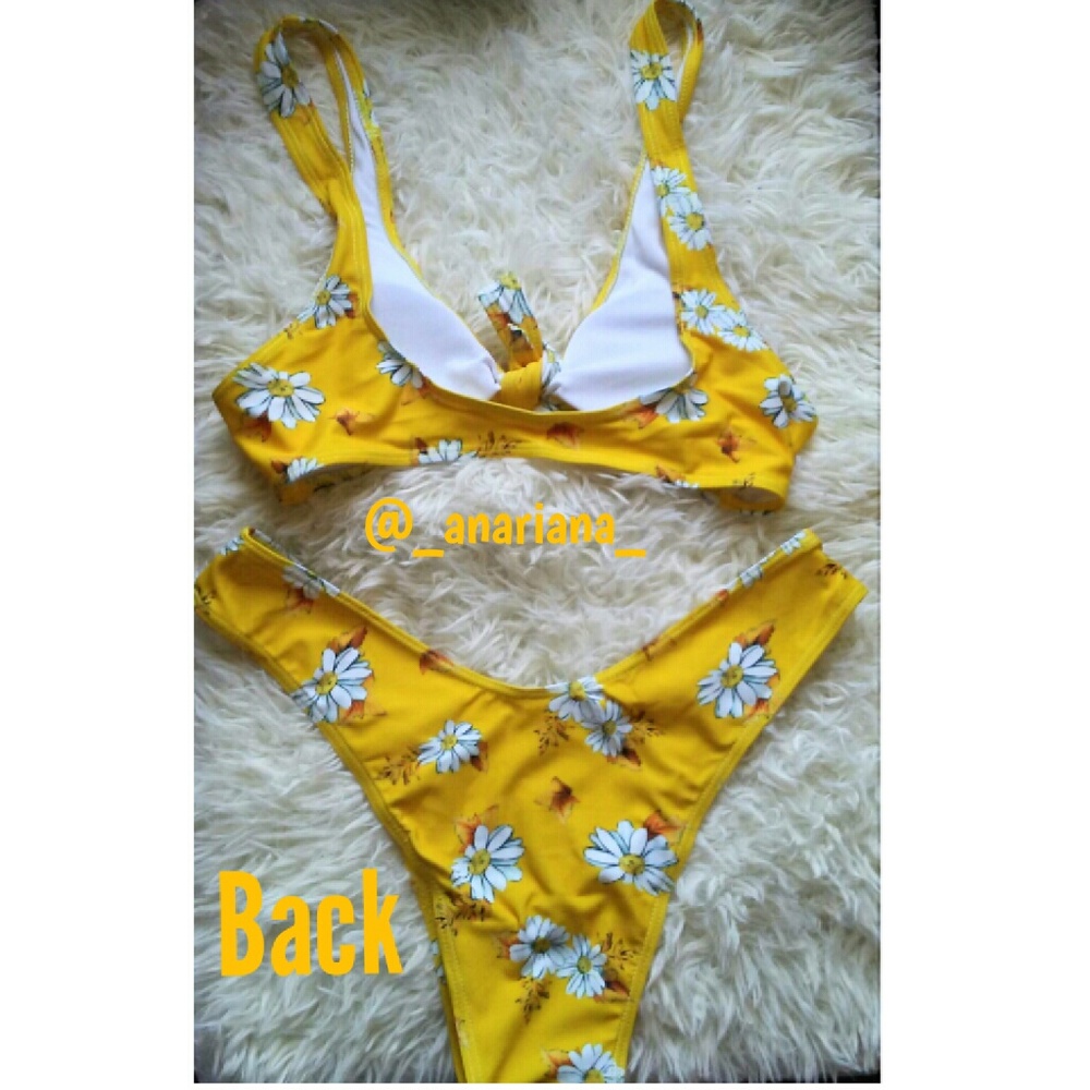 Yellow flower bikini - Picture 3 of 4